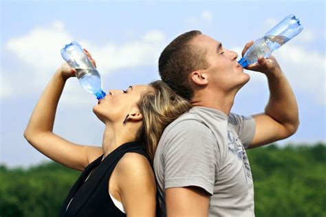 ilık su içmenin faydaları